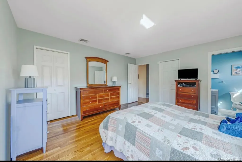 8 Leeward Lane Commack NY 11725