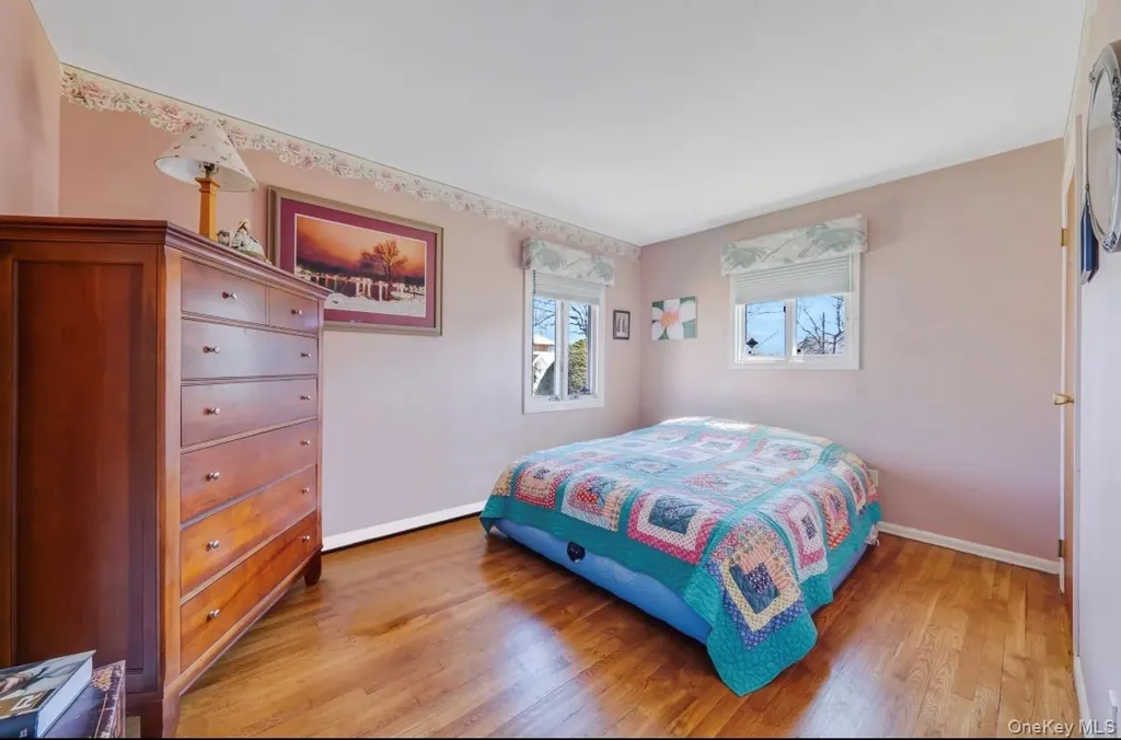 8 Leeward Lane Commack NY 11725