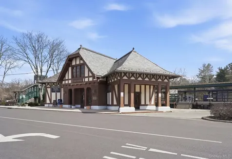 80 E Hartsdale Avenue Hartsdale NY 10530