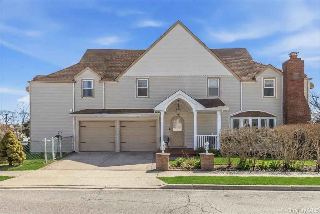 12 Stone Boulevard Massapequa NY 11758