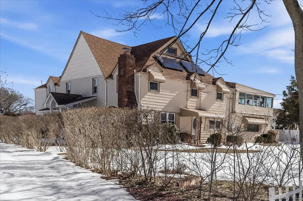 12 Stone Boulevard Massapequa NY 11758