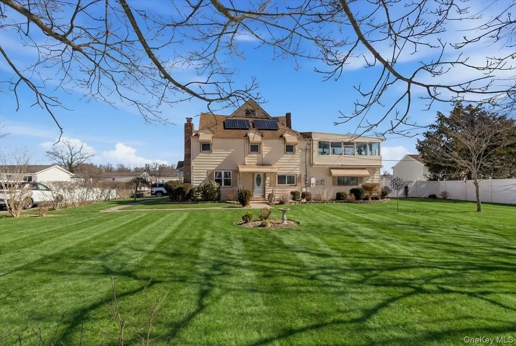 12 Stone Boulevard Massapequa NY 11758