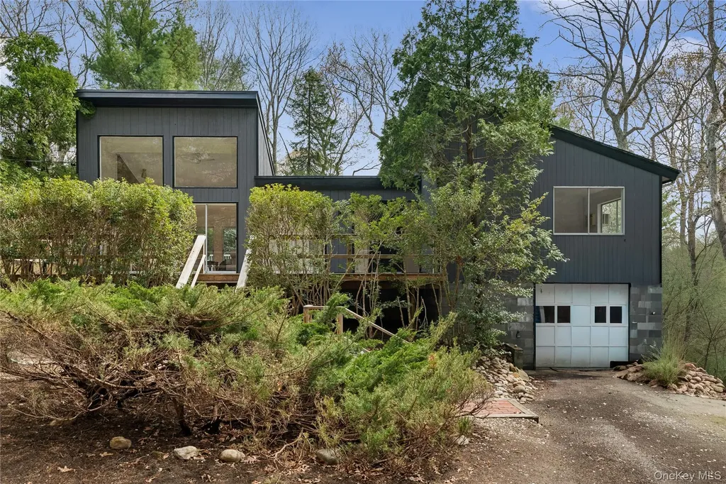 5 Cattalo Circle East Hampton NY 11937
