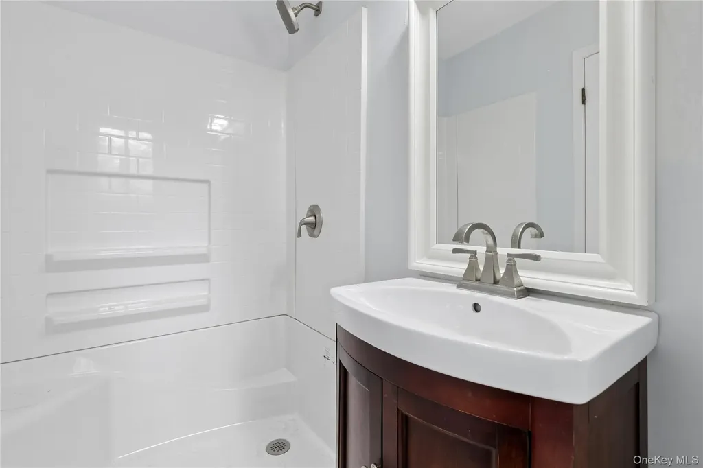 5 Cattalo Circle East Hampton NY 11937