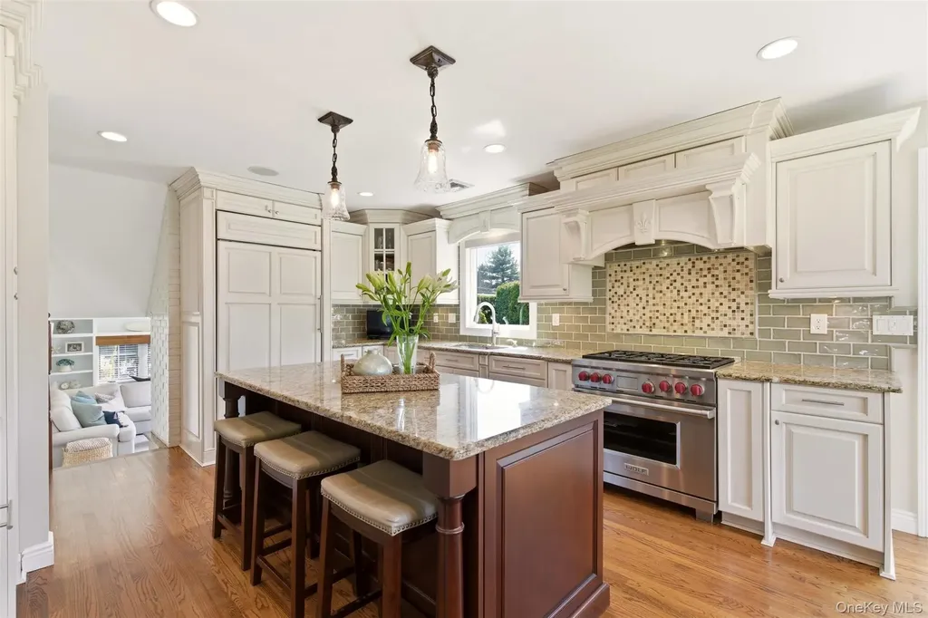 36 Bay Drive E Huntington NY 11743