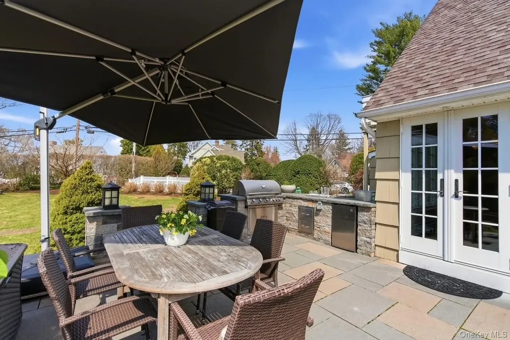 36 Bay Drive E Huntington NY 11743