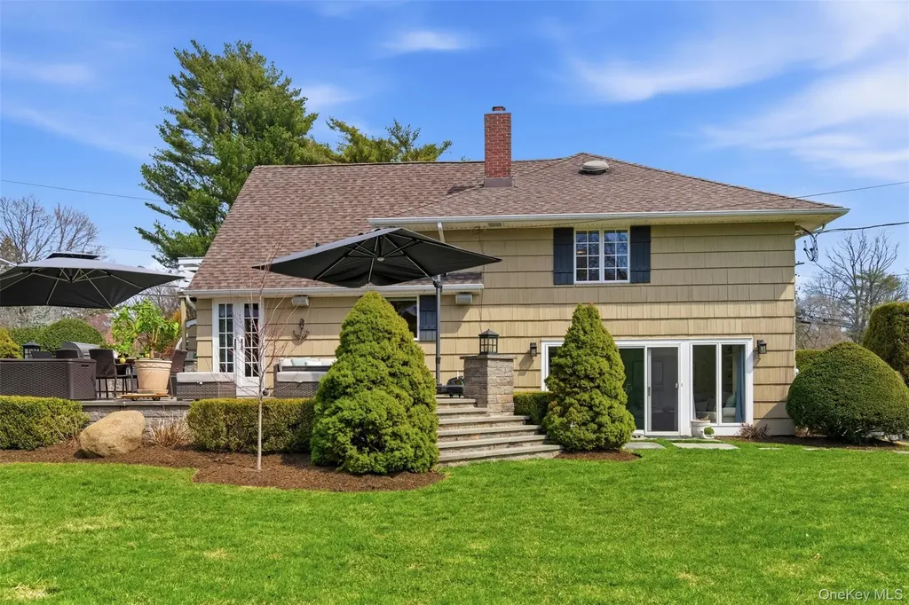 36 Bay Drive E Huntington NY 11743