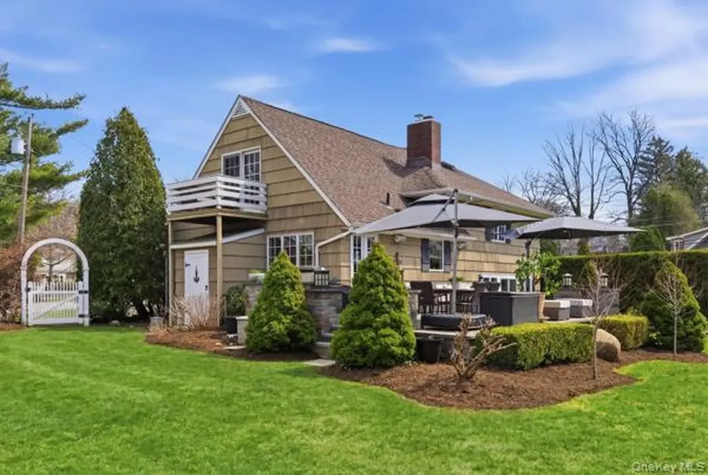 36 Bay Drive E Huntington NY 11743