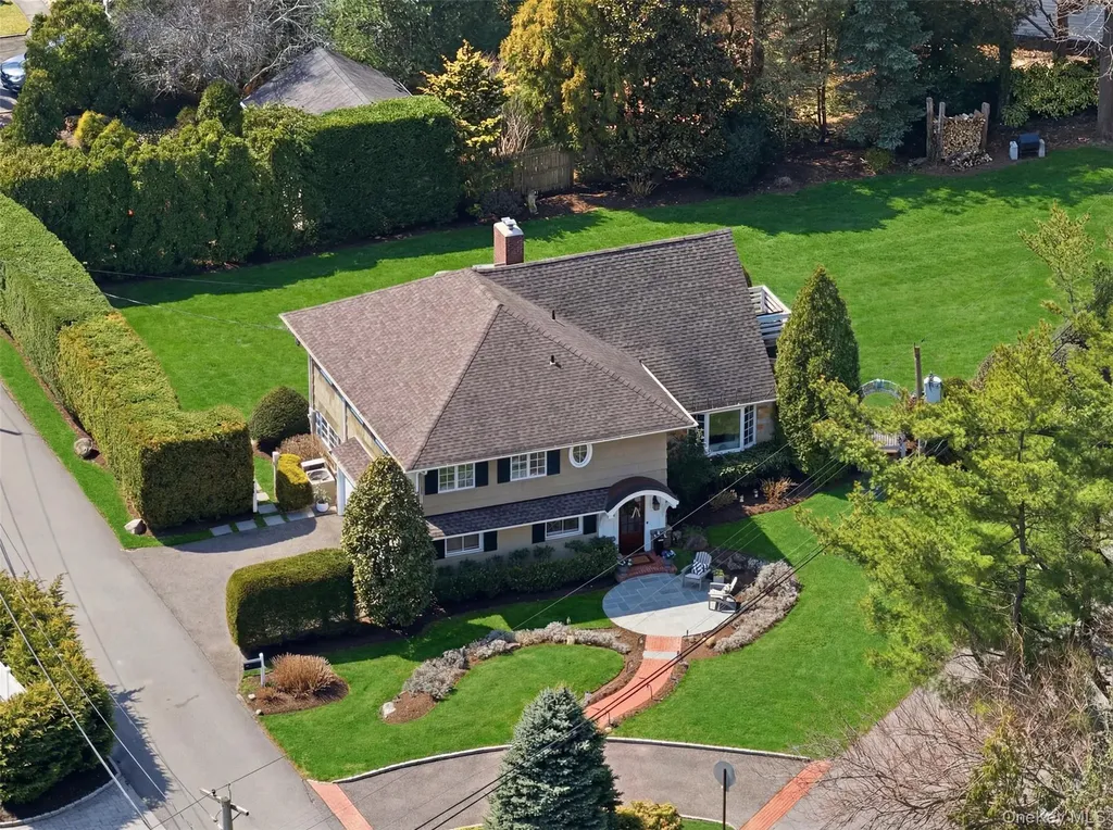 36 Bay Drive E Huntington NY 11743