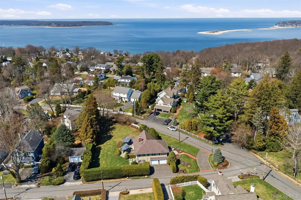 36 Bay Drive E Huntington NY 11743