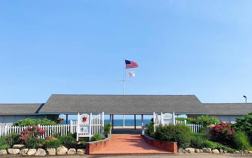 36 Bay Drive E Huntington NY 11743
