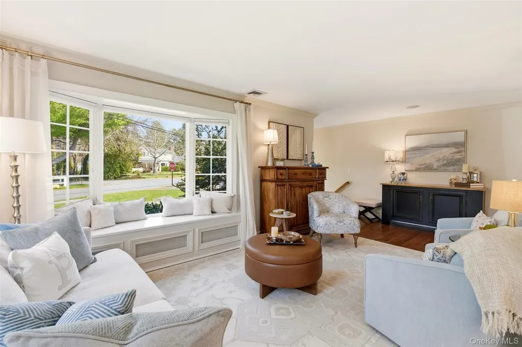 36 Bay Drive E Huntington NY 11743