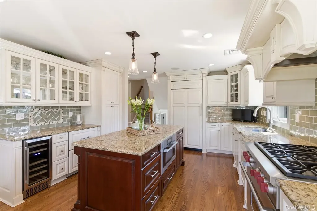 36 Bay Drive E Huntington NY 11743
