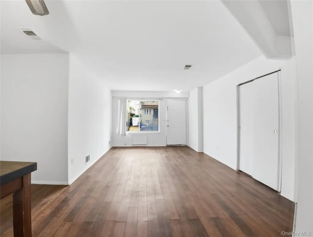 15 Davidson Court Staten Island NY 10303