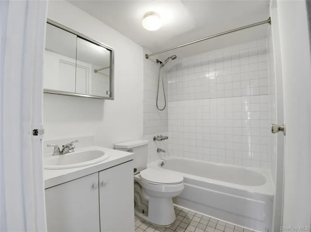 15 Davidson Court Staten Island NY 10303