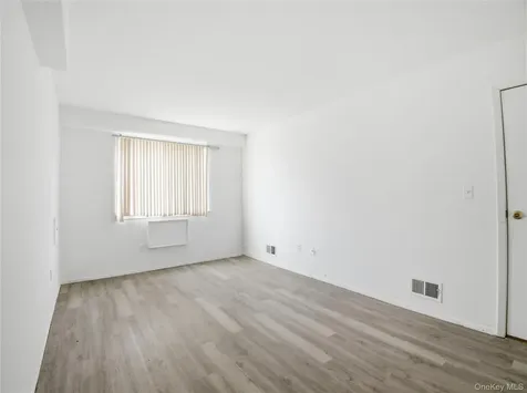 15 Davidson Court Staten Island NY 10303