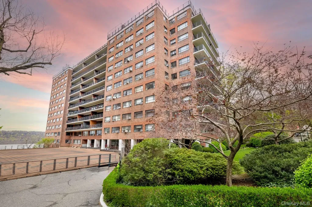 2727 Palisade Avenue Bronx NY 10463