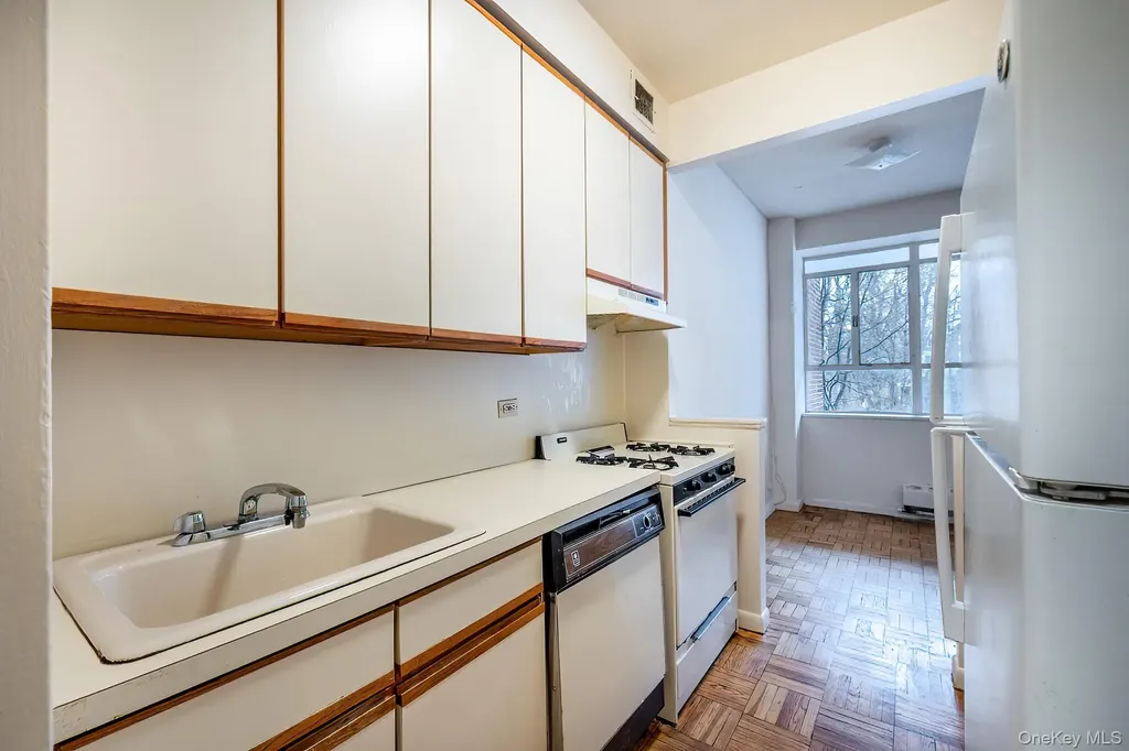 2727 Palisade Avenue Bronx NY 10463