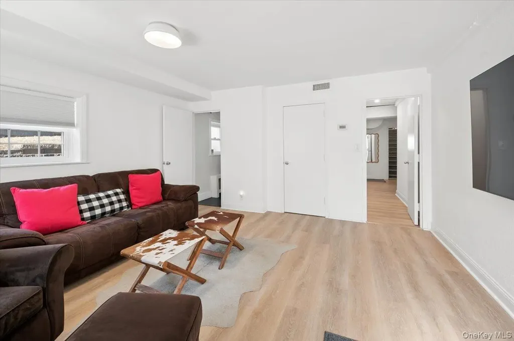 31 Priory Lane Pelham NY 10803