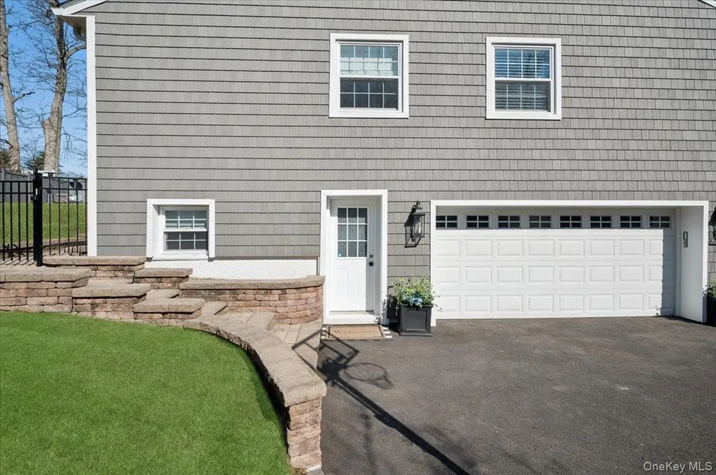 31 Priory Lane Pelham NY 10803