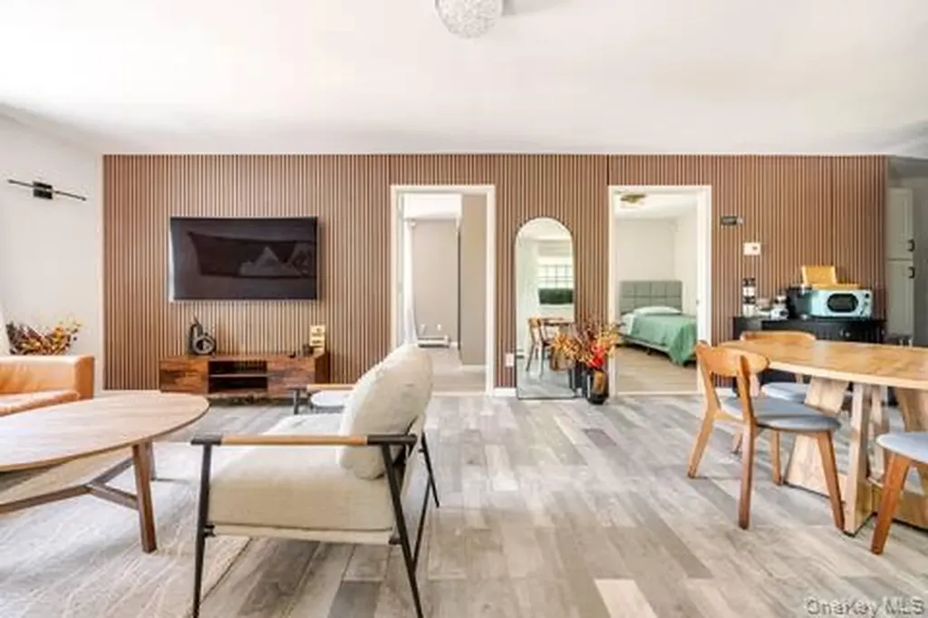 1241 Ridgebury Road New Hampton NY 10958