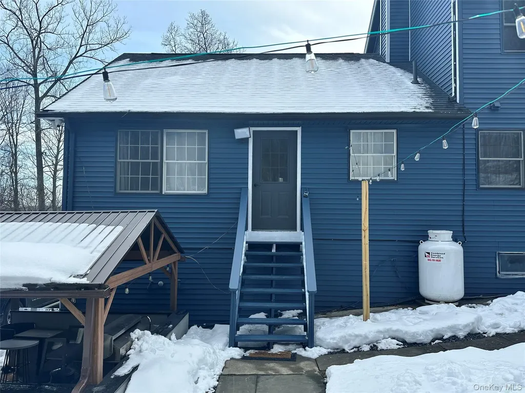 1241 Ridgebury Road New Hampton NY 10958