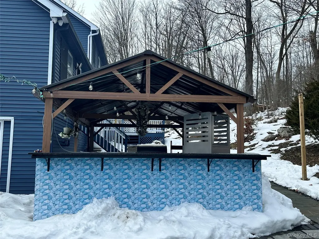 1241 Ridgebury Road New Hampton NY 10958
