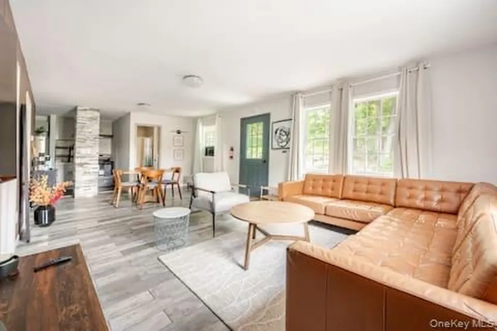 1241 Ridgebury Road New Hampton NY 10958