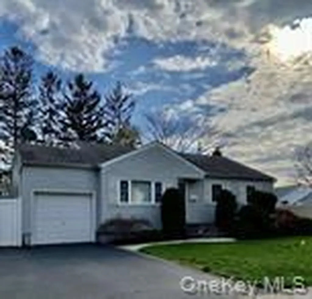 3 Wensley Road Plainview NY 11803