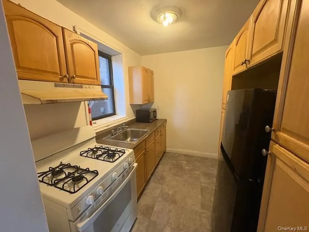 2220 Burnett Street Brooklyn NY 11229