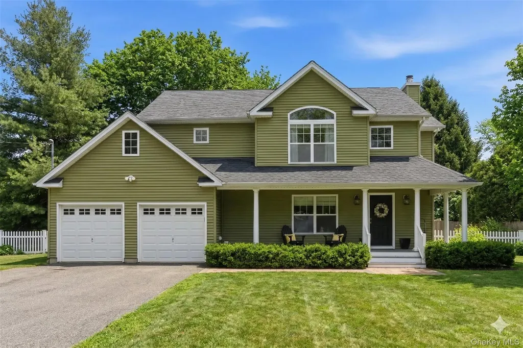 30 Rancher Place Huntington NY 11743