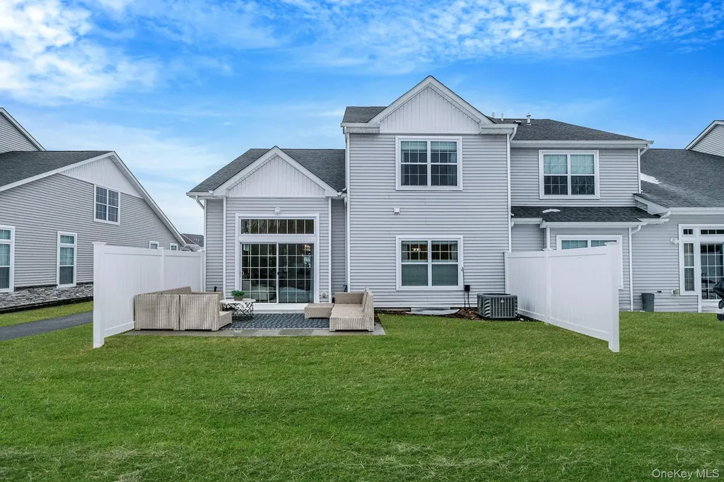59 Farm Acre Circle Mount Sinai NY 11766