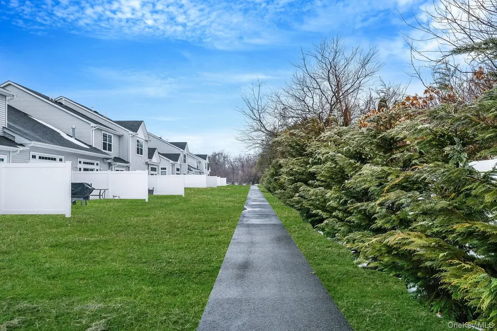 59 Farm Acre Circle Mount Sinai NY 11766
