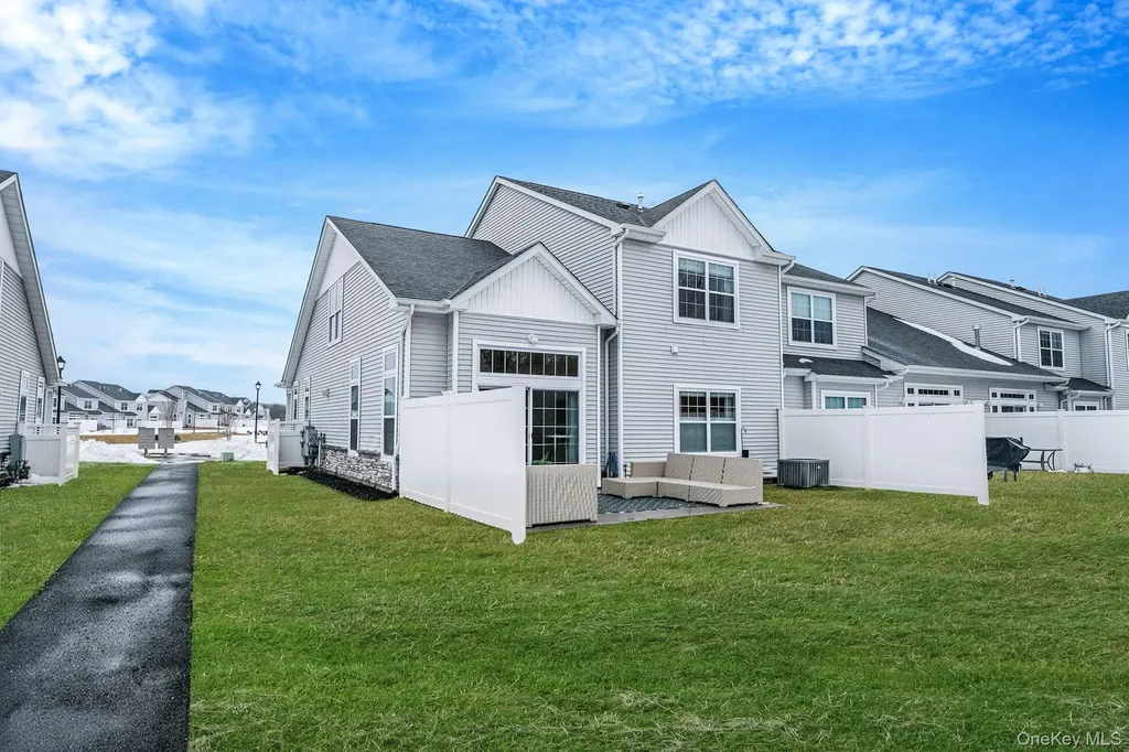 59 Farm Acre Circle Mount Sinai NY 11766
