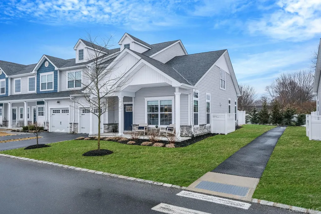 59 Farm Acre Circle Mount Sinai NY 11766