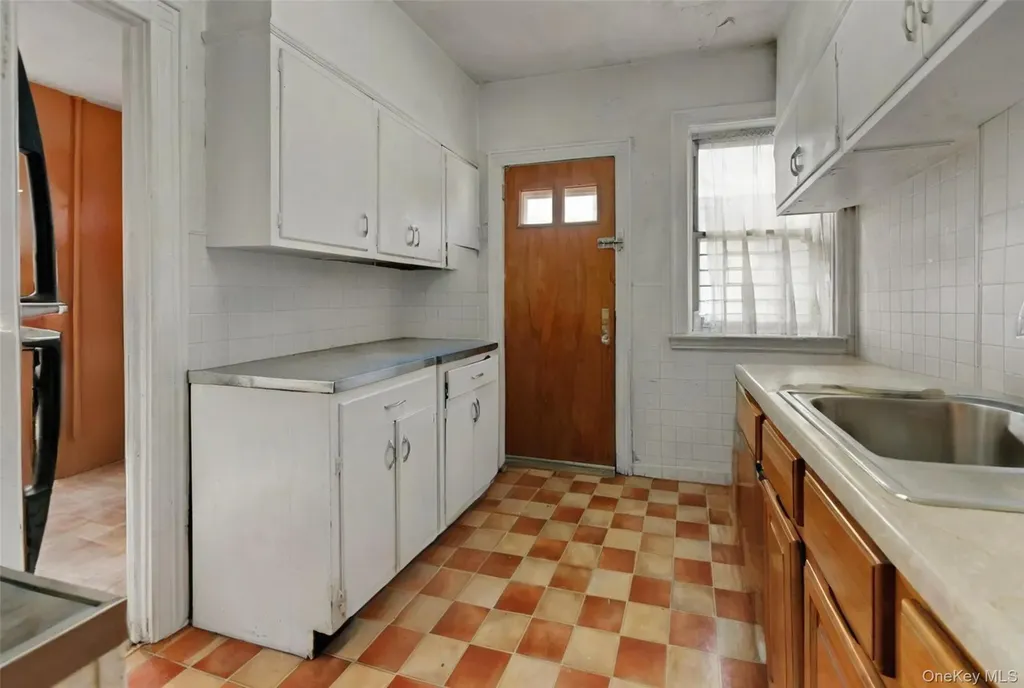 2335 Yates Avenue Bronx NY 10469