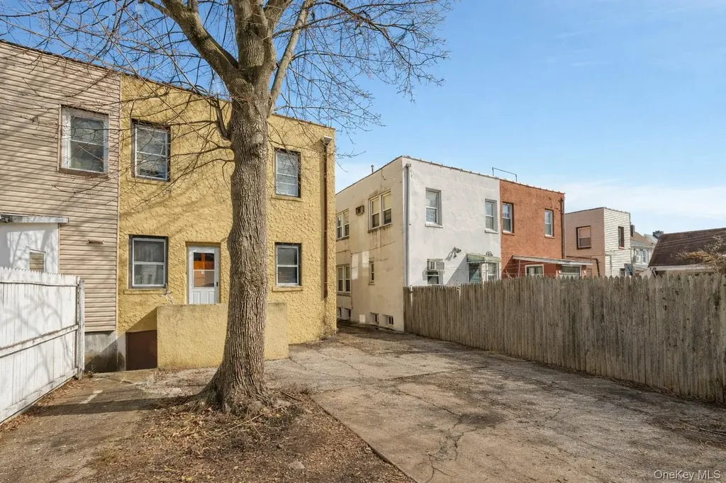 2335 Yates Avenue Bronx NY 10469