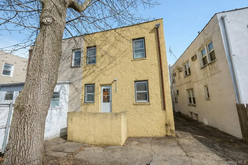 2335 Yates Avenue Bronx NY 10469