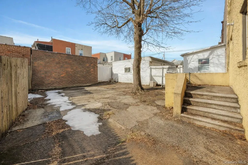 2335 Yates Avenue Bronx NY 10469