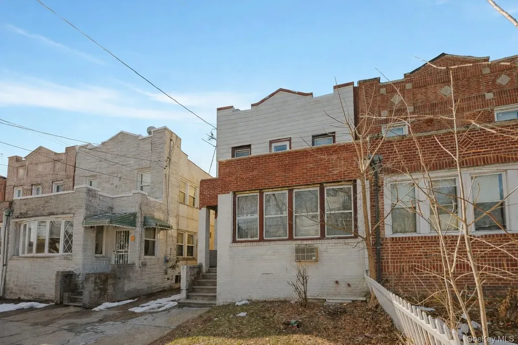 2335 Yates Avenue Bronx NY 10469