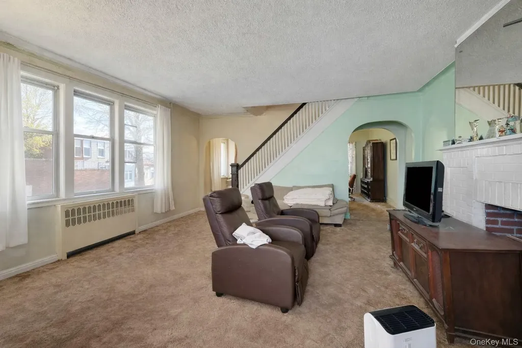 2335 Yates Avenue Bronx NY 10469
