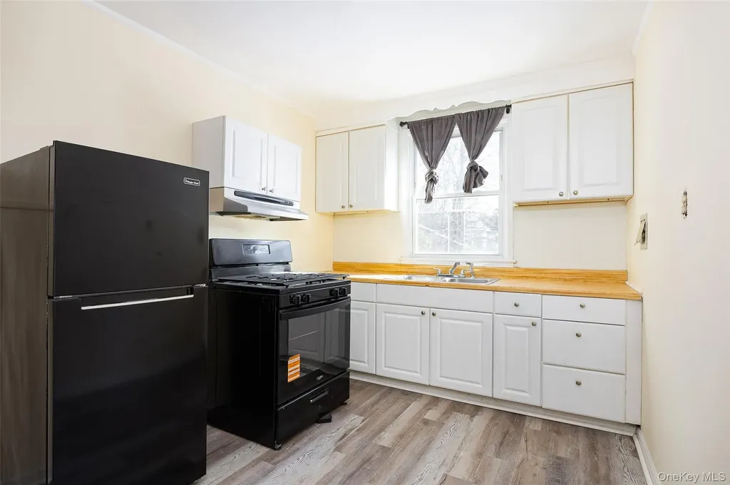 28 Vernon Terrace Poughkeepsie NY 12601