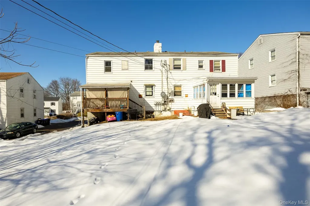 28 Vernon Terrace Poughkeepsie NY 12601