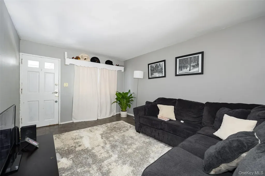 28 Vernon Terrace Poughkeepsie NY 12601