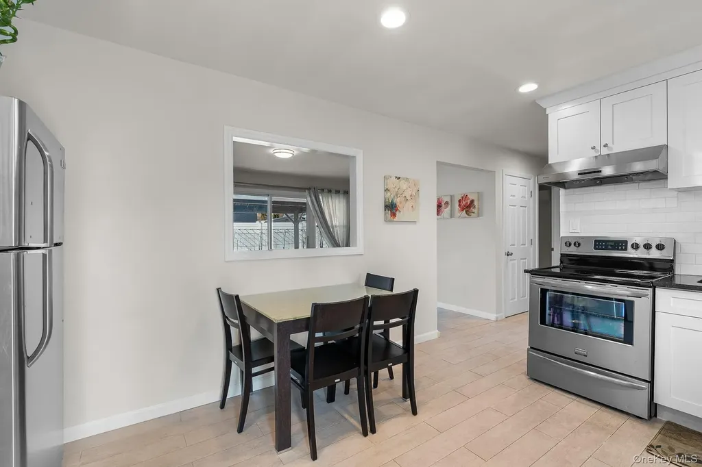 48 Daffodil Lane Wantagh NY 11793