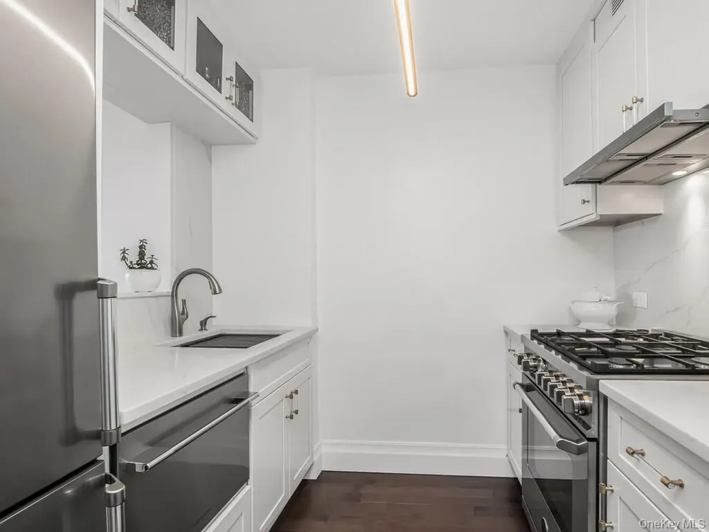 3671 Hudson Manor Terrace Bronx NY 10463