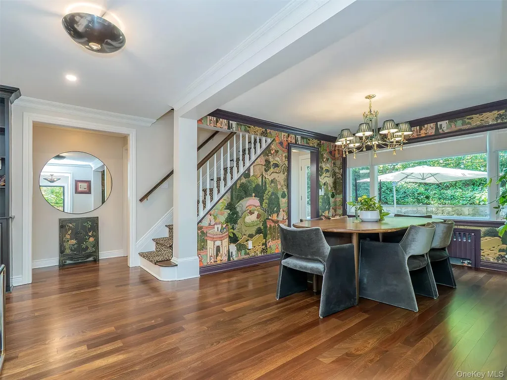 12 Winding Way Sea Cliff NY 11579