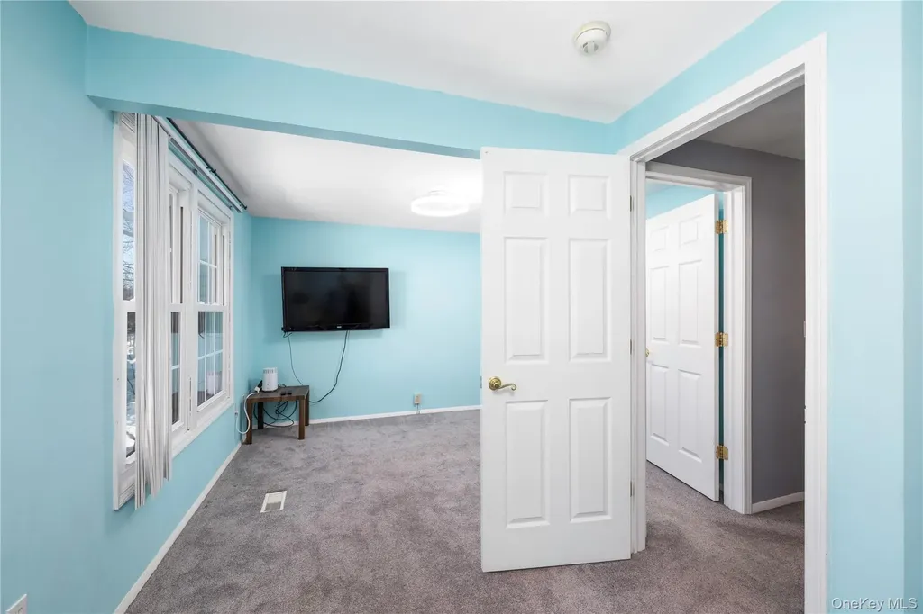 1506 Kings Way Carmel NY 10512
