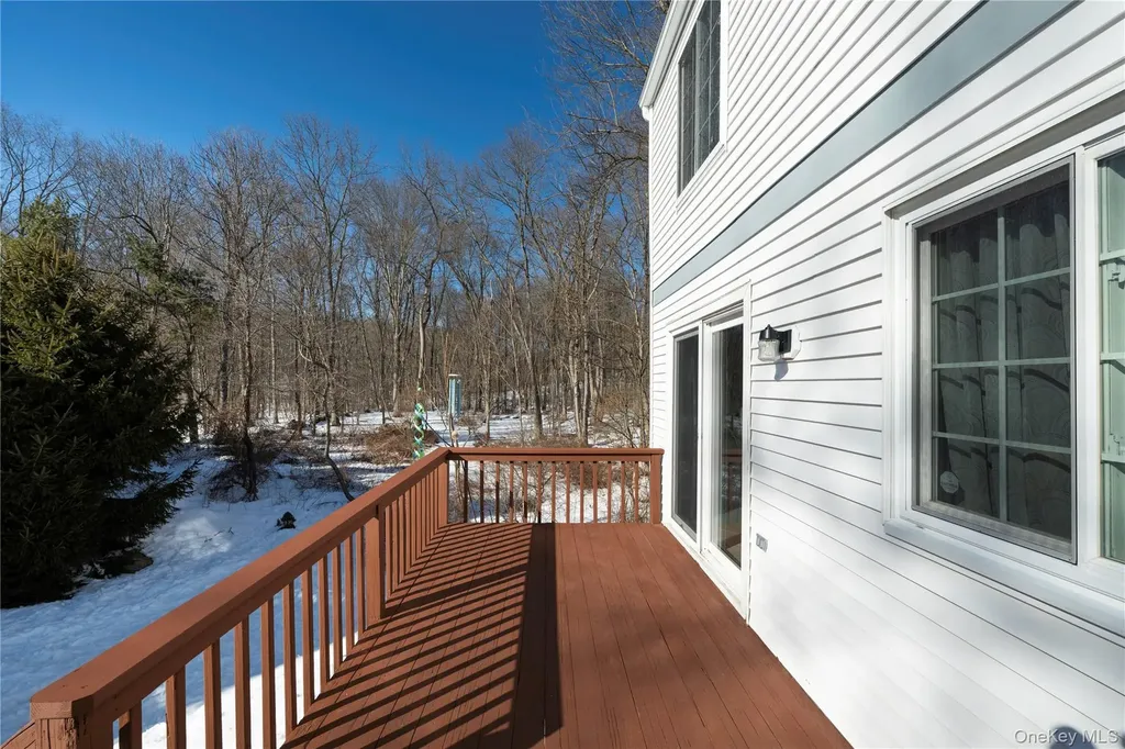 1506 Kings Way Carmel NY 10512