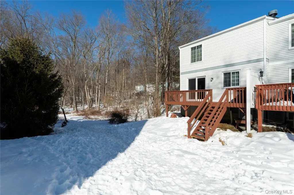1506 Kings Way Carmel NY 10512